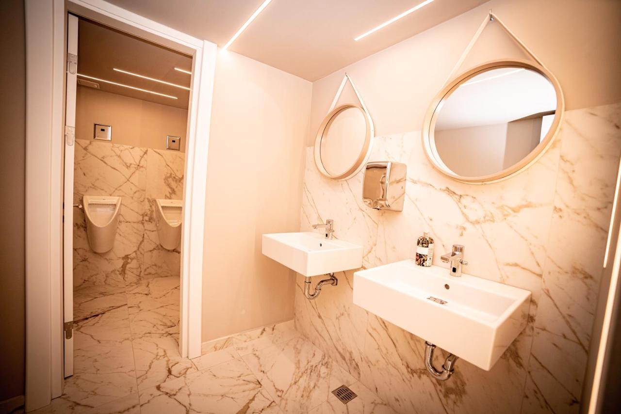 Hotel Corina فينوس المظهر الخارجي الصورة