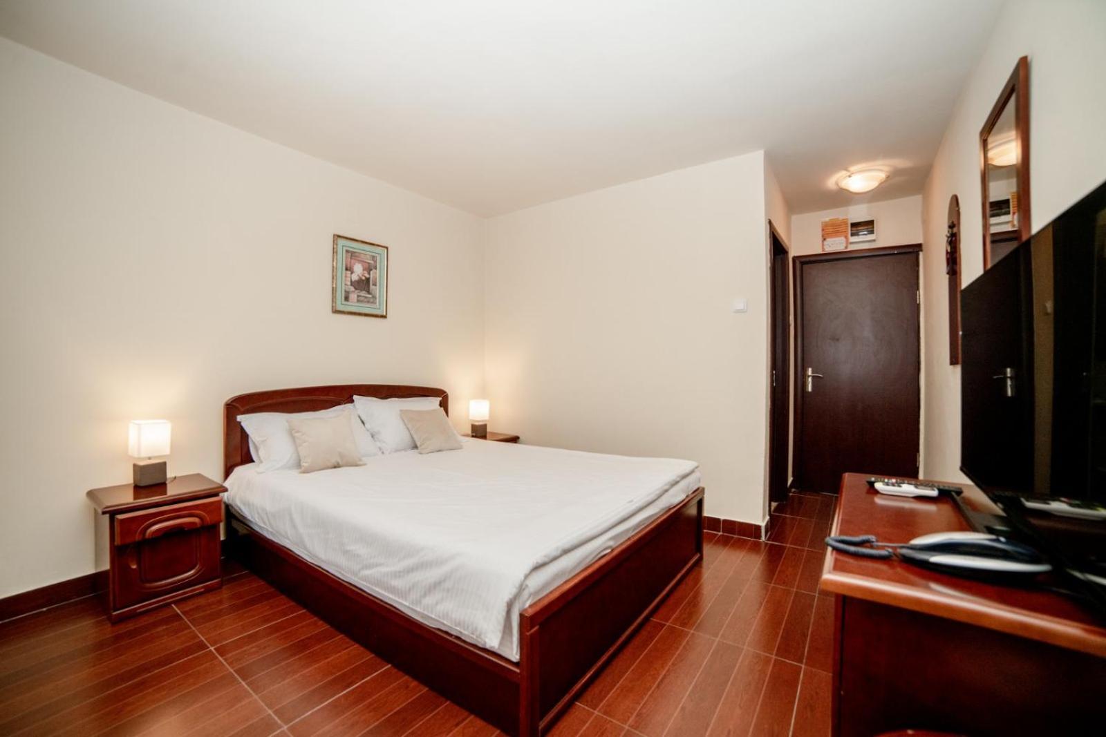 Hotel Corina فينوس المظهر الخارجي الصورة