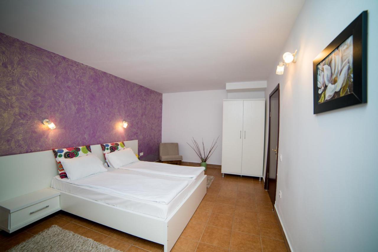 Hotel Corina فينوس المظهر الخارجي الصورة